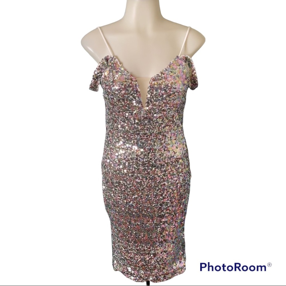 NWOT Chicme Allover Sequins Sleeveless Mesh Patch Dress Small - Picture 2 of 4